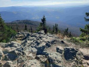 Landschaftsbild Bayerischer Wald Ausblick von einem Felsen in die weite Landschaft